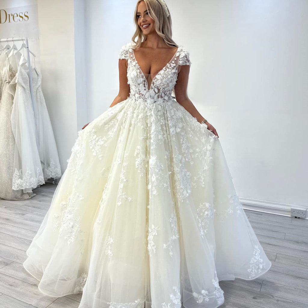 Red Lace Ball Gown See Through Neck Cap Sleeve Wedding Dress main image 0