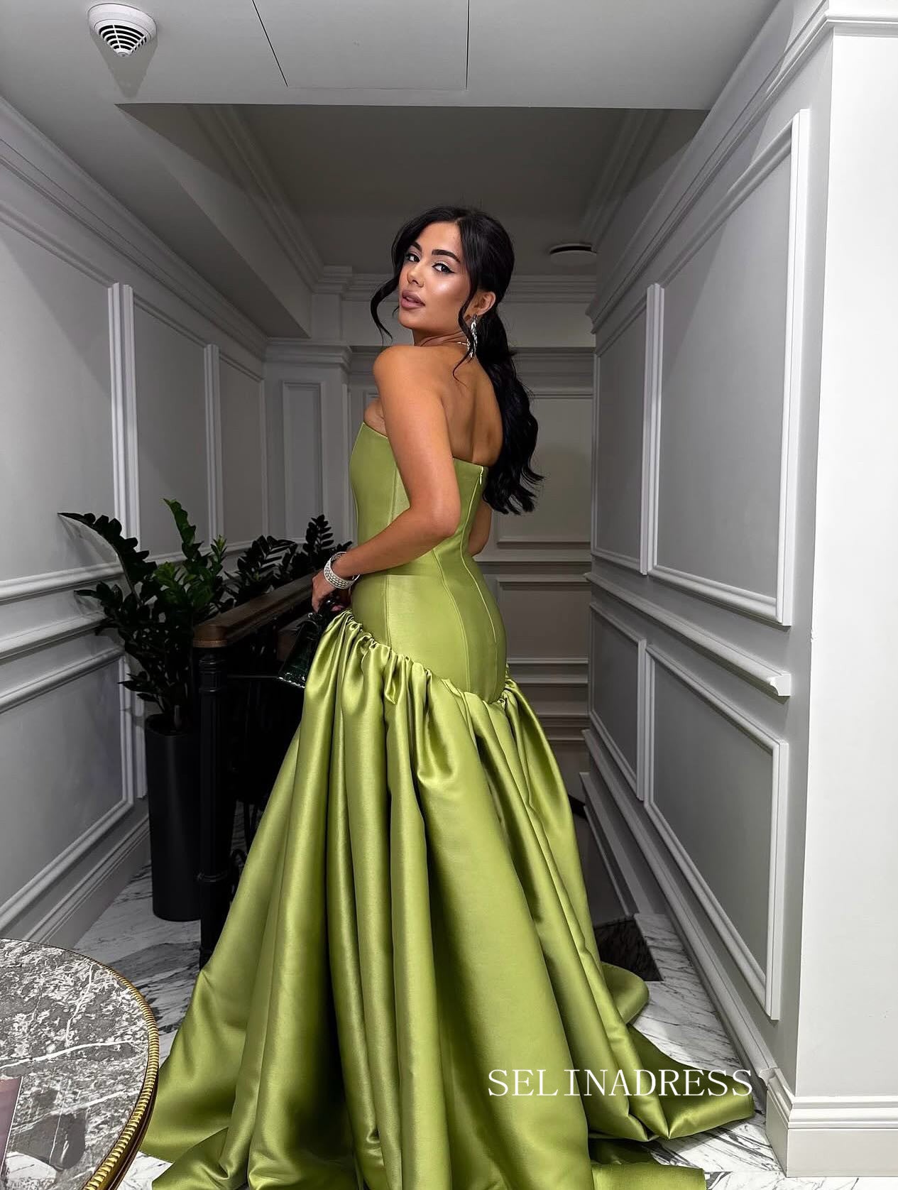 Chic Green Long Prom Dresses Elegant Satin Evening Gowns SEA035|Selinadress