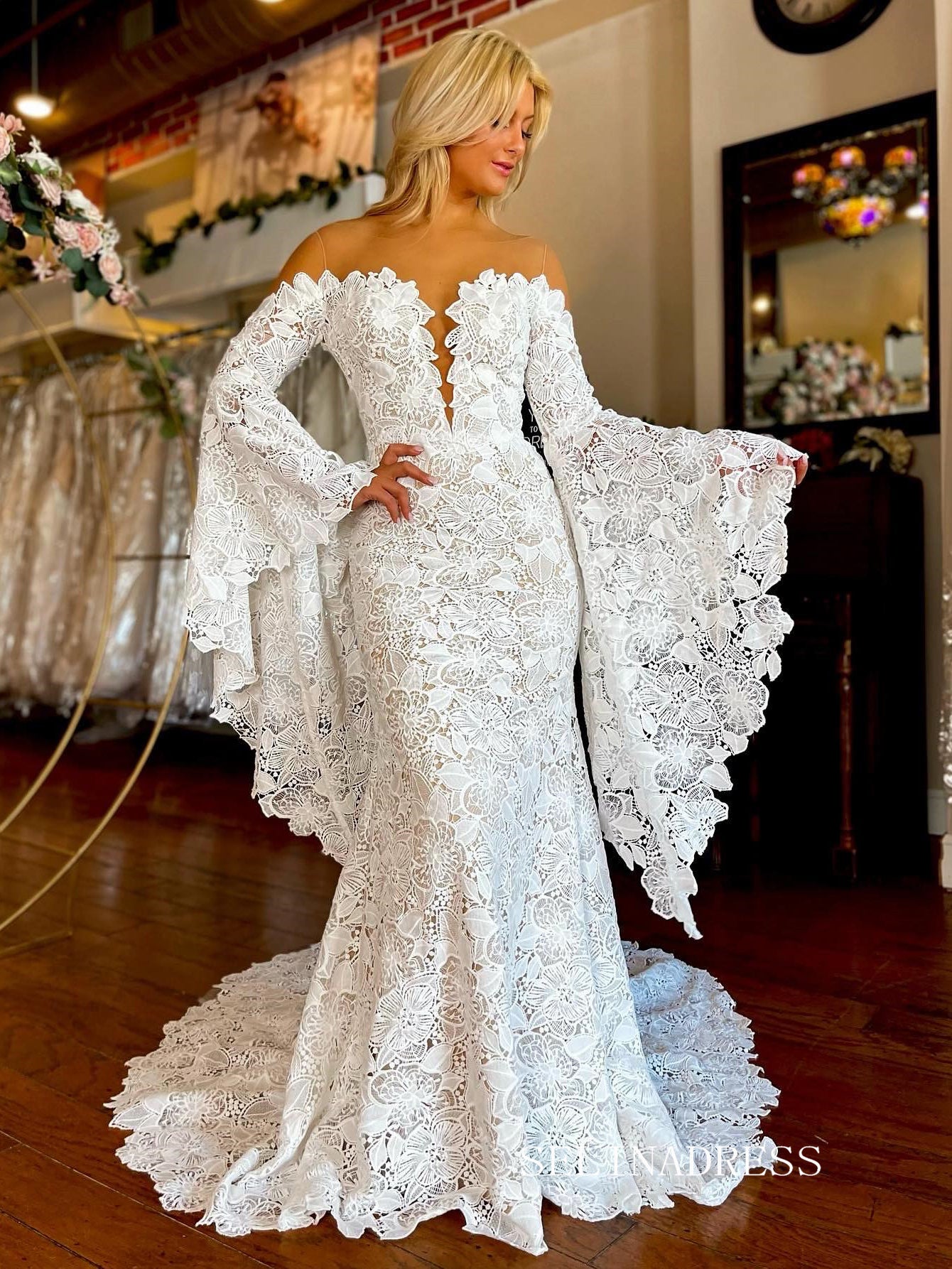 Vintage Mermaid Long Sleeve White Lace Wedding Dress With Sweep Train EWR400|Selinadress