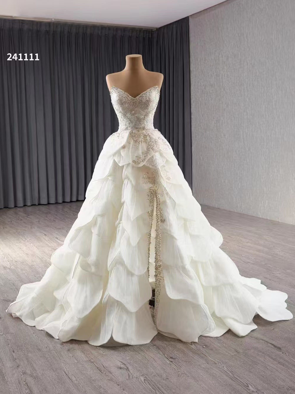 Strapless V neck Multi-layered Beaded Ball Gown Evening Dress Haute Co SELINADRESS Strapless V neck Multi-layered Beaded Ball Gown Evening Dress Haute Co SELINADRESS