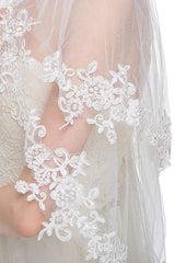 Elegant Two-tier Elbow Veils Lace With Applique Wedding Veil V01