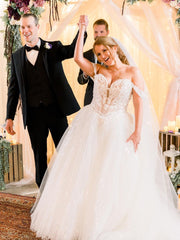 A-line Off-the-shoulder Lace Wedding Dresses White Rustic Bridal Gowns CBD360|Selinadress