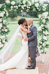 Elegant Lace Edge Cathedral Tulle With Applique Wedding Veils V05