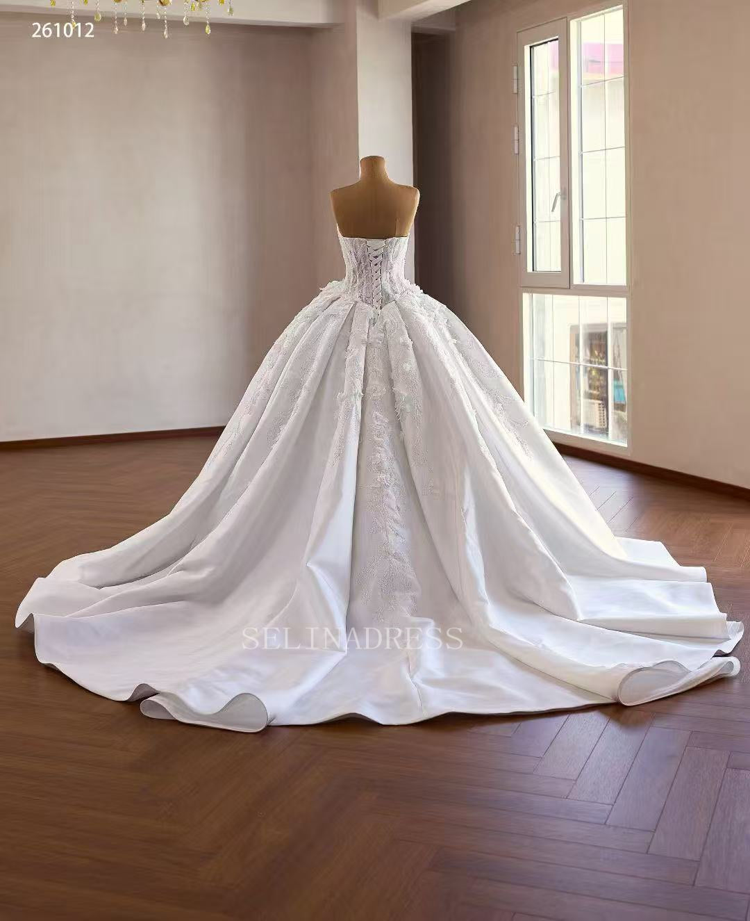 White Ball Gown Wedding Dresses With Long Sleeve &3D Floral Wedding Gown 261012|Selinadress