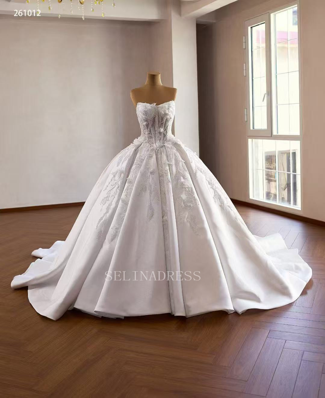 White Ball Gown Wedding Dresses With Long Sleeve &3D Floral Wedding Gown 261012|Selinadress