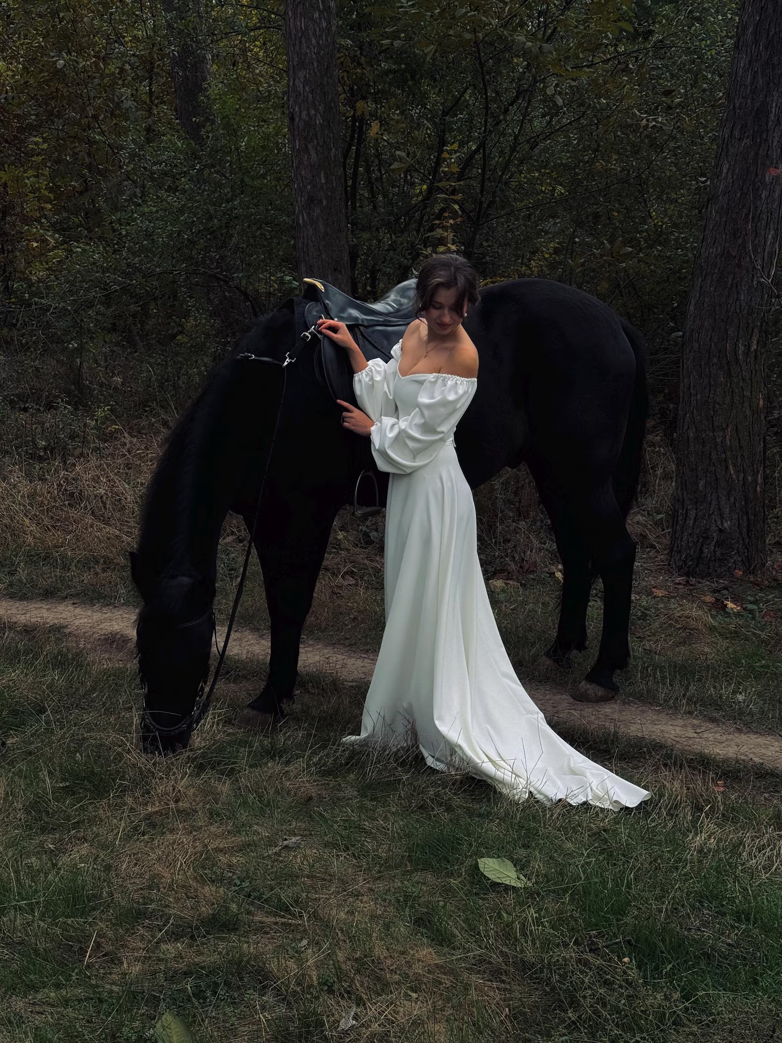 A-line Off-the-shoulder Long Sleeve Wedding Dresses Rustic Satin Bridal Gowns CBA033|Selinadress