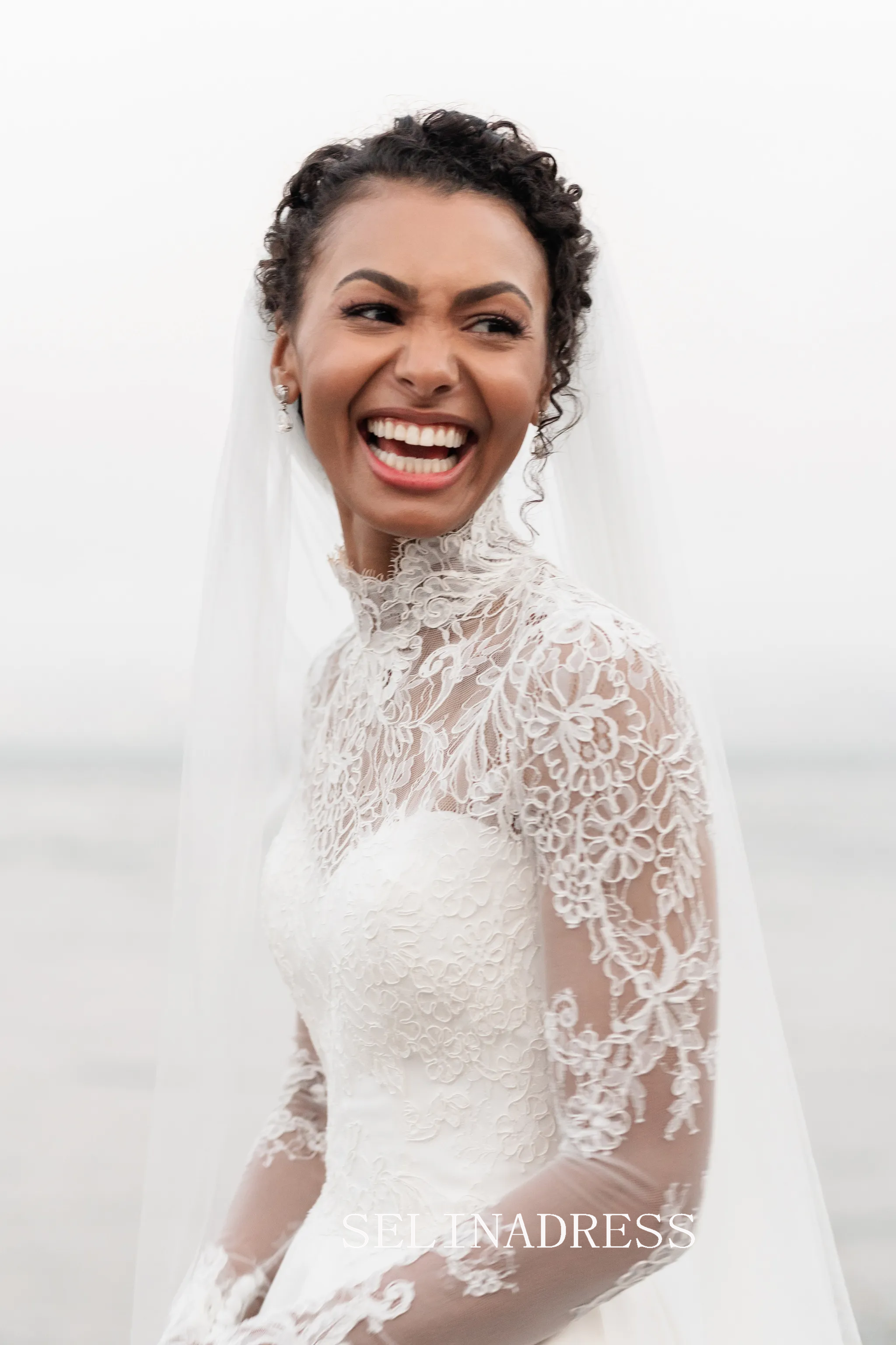 High Neck Long Sleeve Lace Wedding Dresses Vintage Princess Wedding Dress XS001|Selinadress