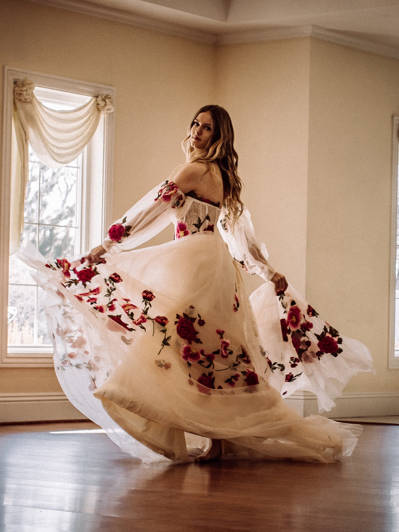 A-line Long Puff Sleeve Wedding Dress Rose Appliques Tulle Wedding Gown Bridal Dress KTS003 A-line Long Puff Sleeve Wedding Dress Rose Appliques Tulle Wedding Gown Bridal Dress KTS003