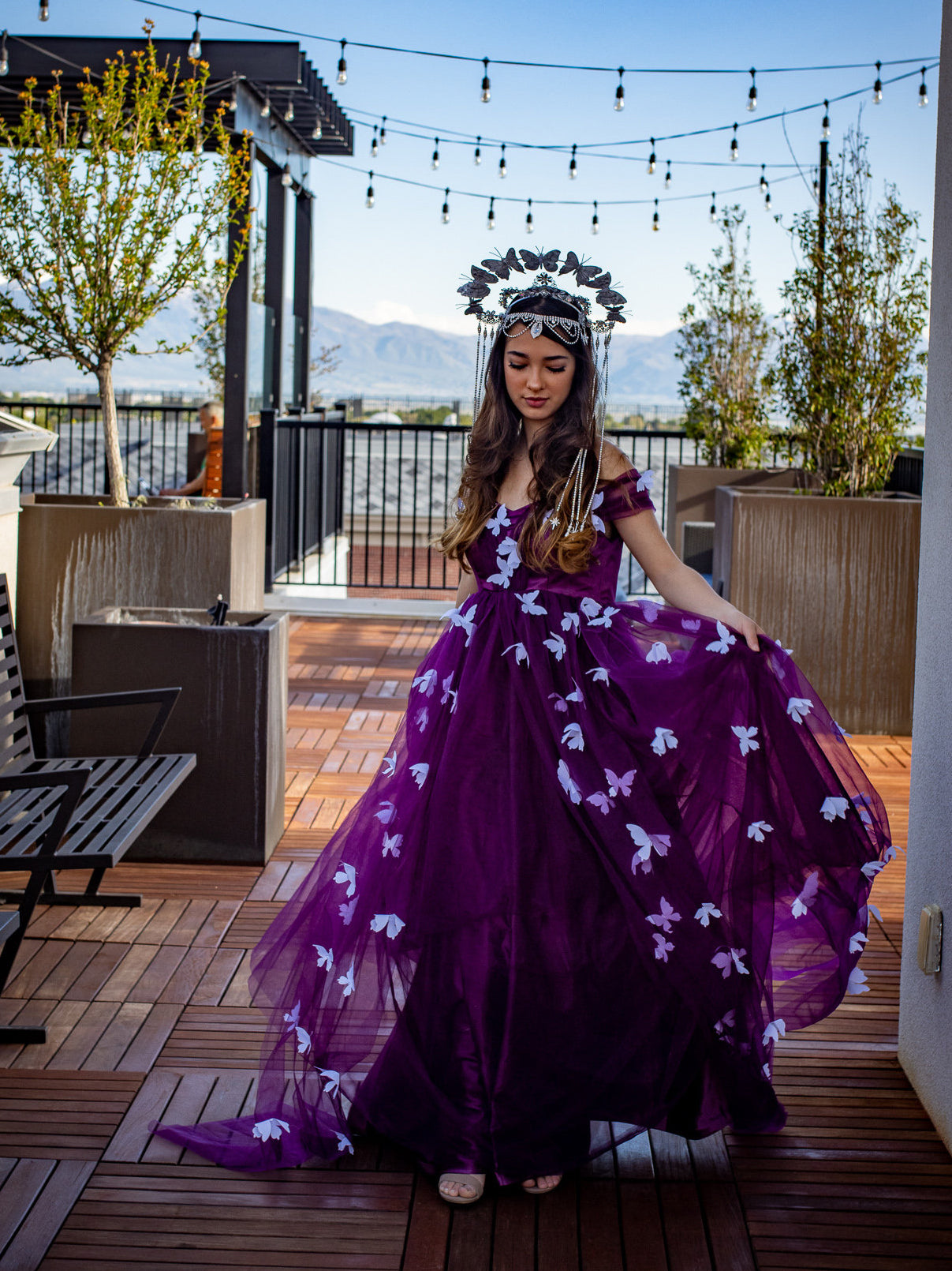 wedding dress with purple butterflies Elegant White Strapless Ball Gown Long Wedding Dresses with Purple Butterfly Unique Beading Sash Bowknot Bridal Gowns BA