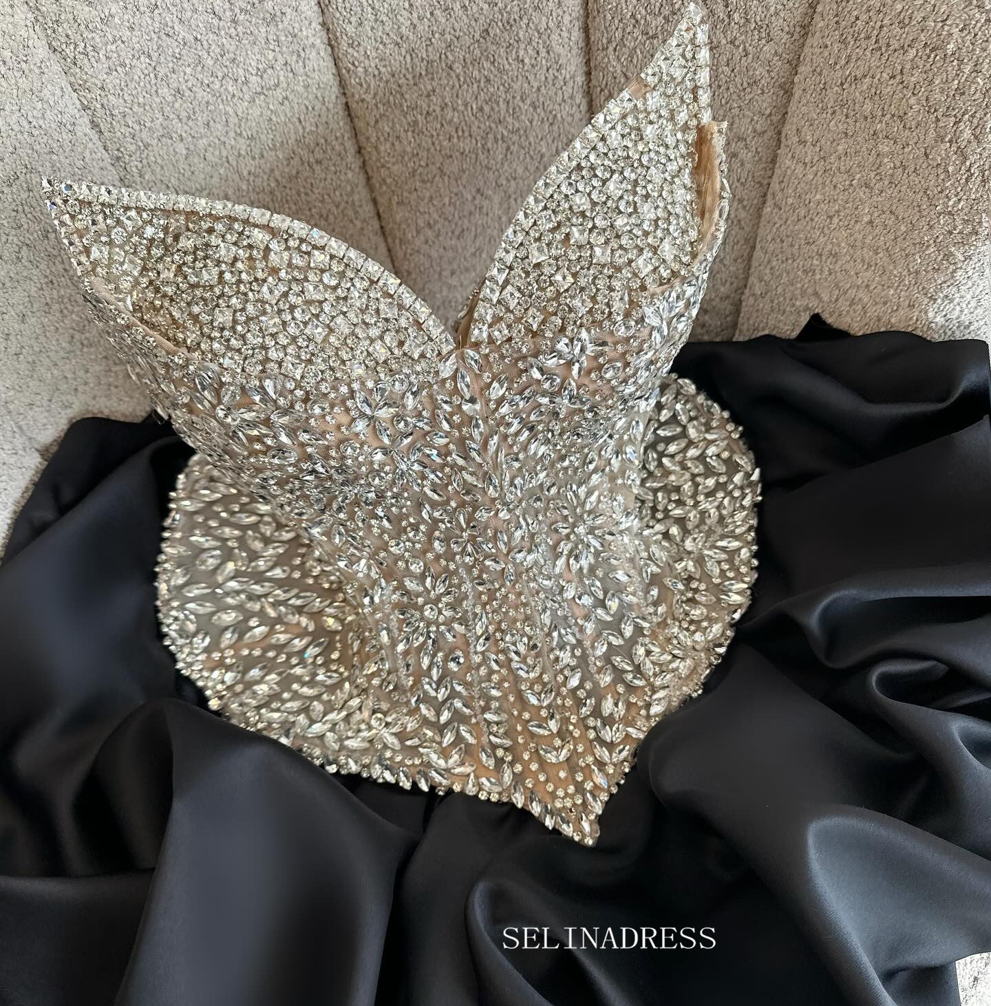 Black Strapless V neck Short Prom Dress Homecoming Dress With Rhinestone #TKL616|Selinadress