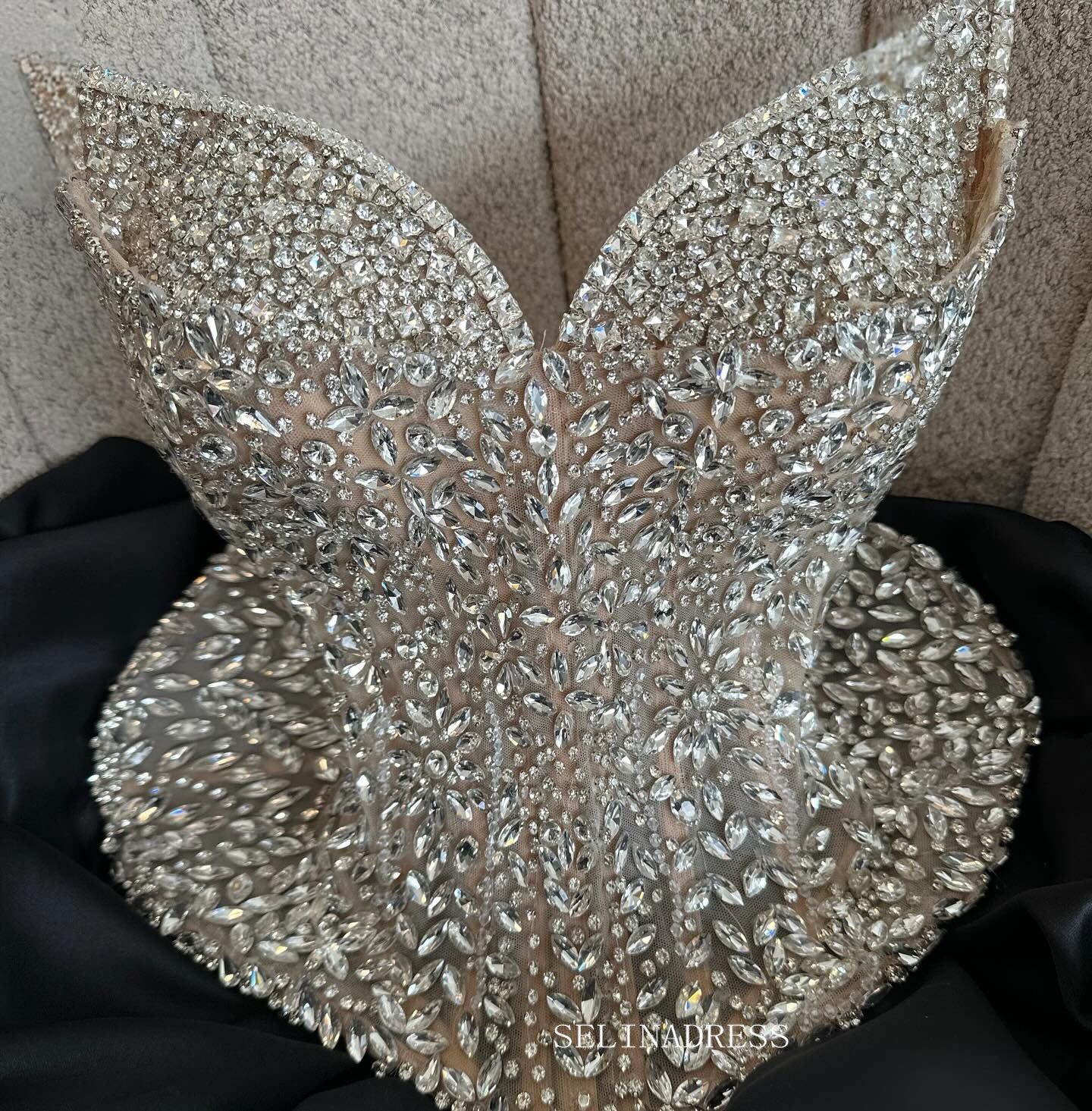 Black Strapless V neck Short Prom Dress Homecoming Dress With Rhinestone #TKL616|Selinadress