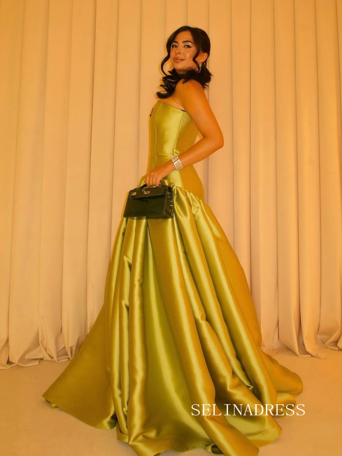 Chic Green Long Prom Dresses Elegant Satin Evening Gowns SEA035 SELINADRESS Chic Green Long Prom Dresses Elegant Satin Evening Gowns SEA035 SELINADRESS