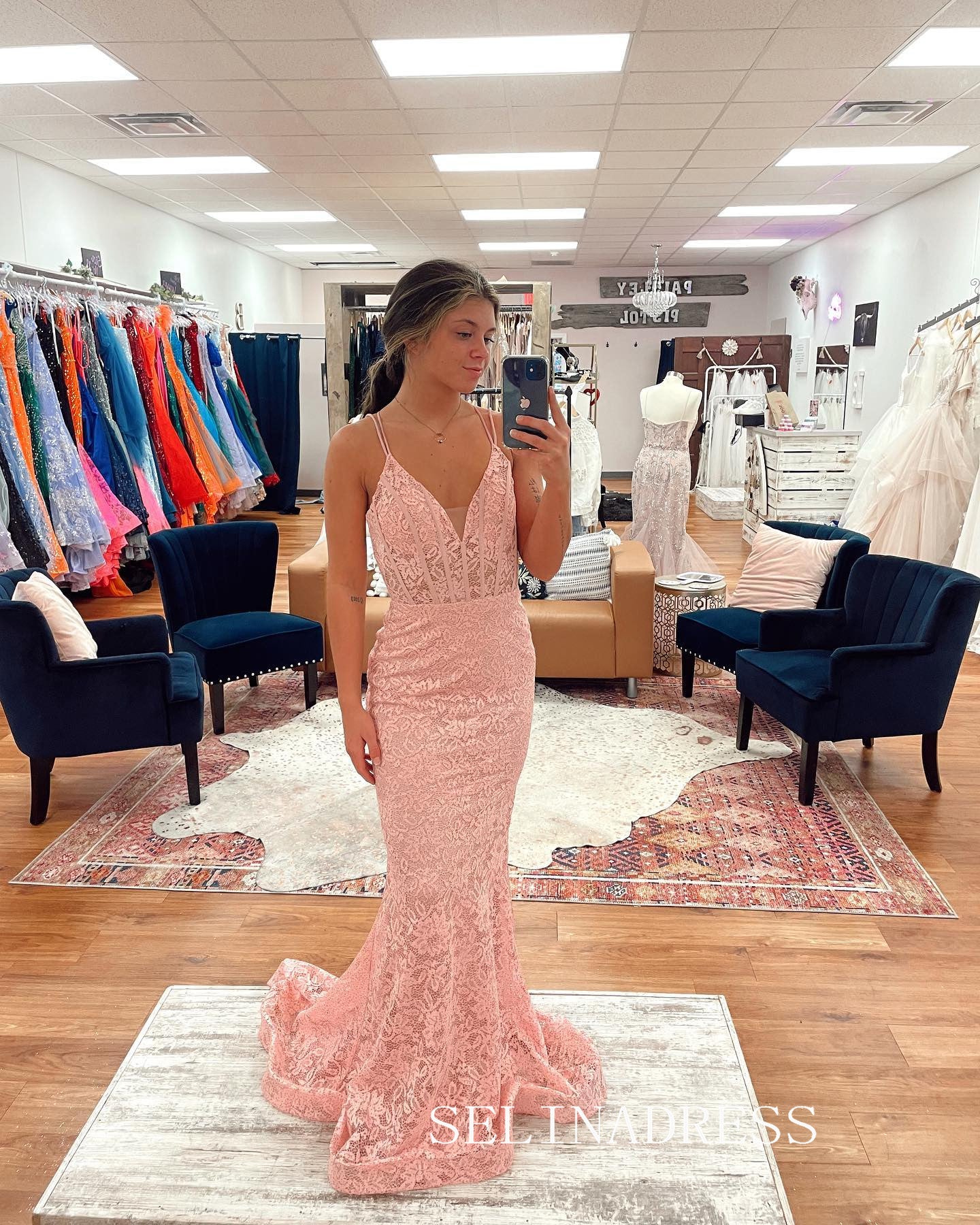 Chic Mermaid Spaghetti Straps Long Prom Dresses Elegant Lace Evening Gowns CRN038|Selinadress