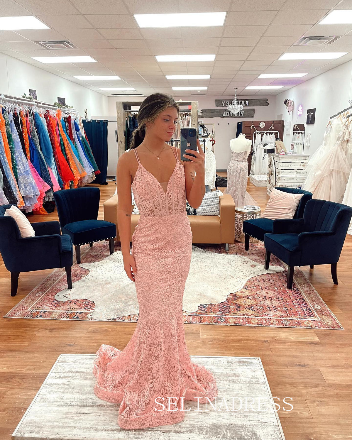 Chic Mermaid Spaghetti Straps Long Prom Dresses Elegant Lace Evening Gowns CRN038|Selinadress