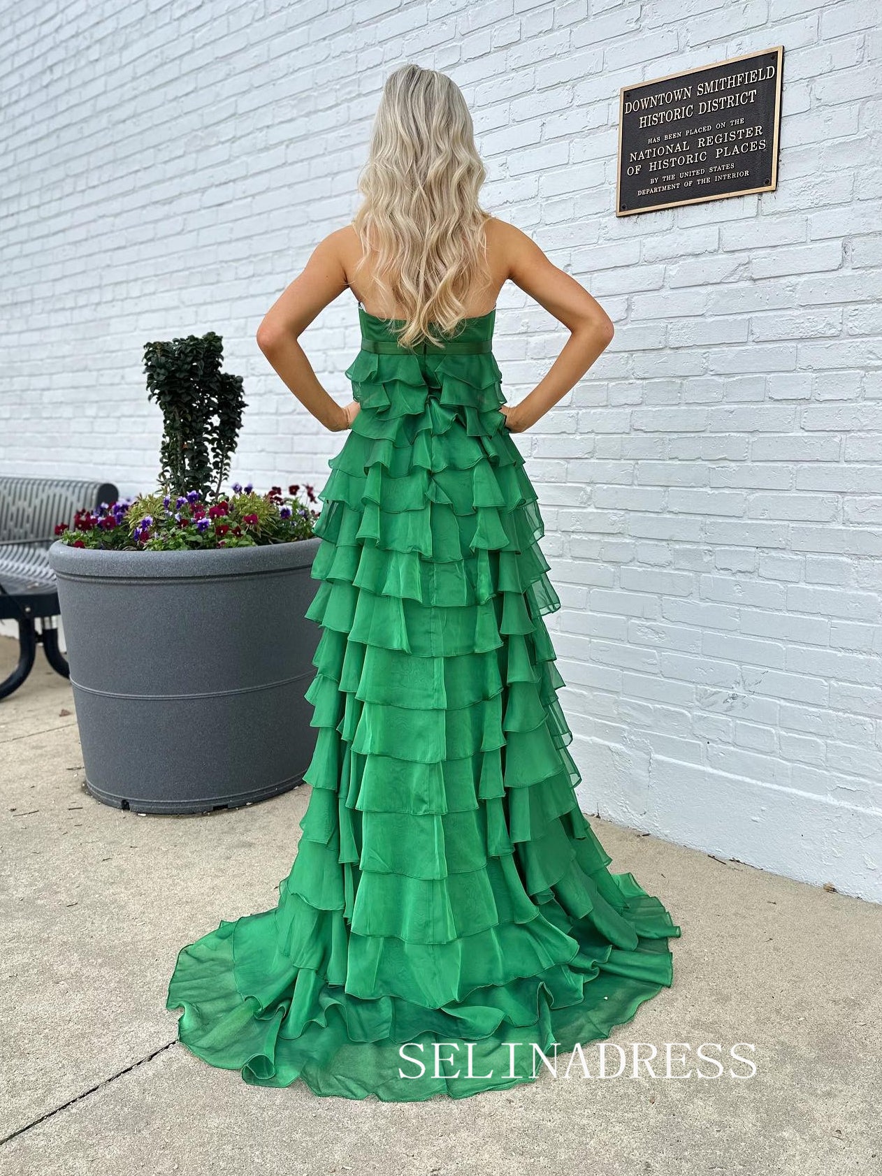 Chic Strapless Hunter Green Prom Dresses With Ruffles Elegant Long Formal Gowns SEA003|Selinadress