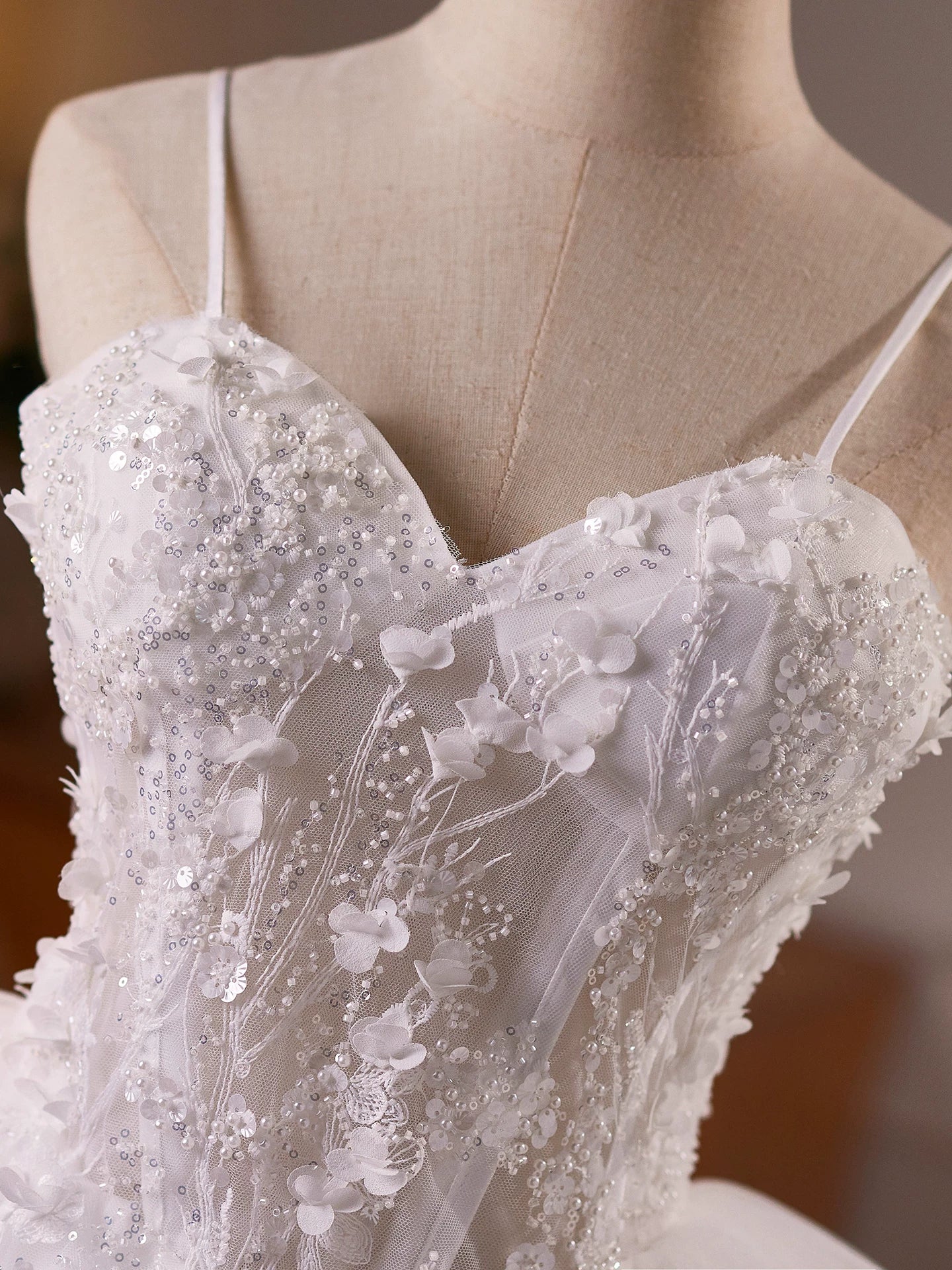Delicate White Tulle Mini Wedding Dress with Floral Embroidery and Tiered Skirt TYL064|Selinadress