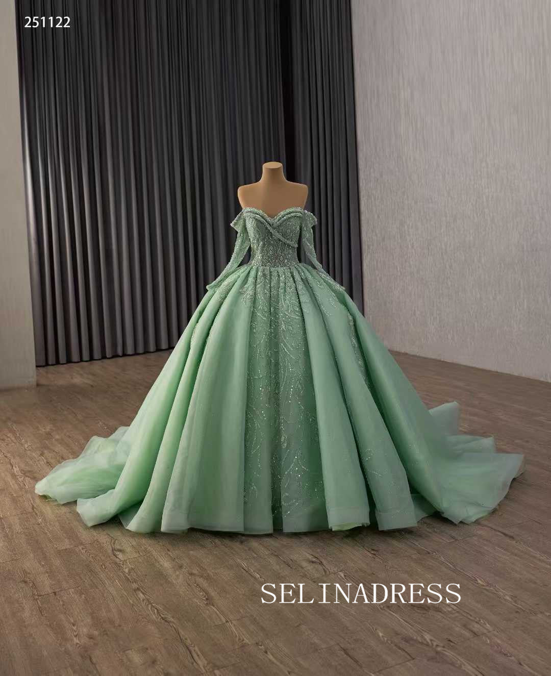 Exquisite Off-the-Shoulder Emerald Green Ball Gown with Intricate Beaded Embroidery 251122|Selinadress