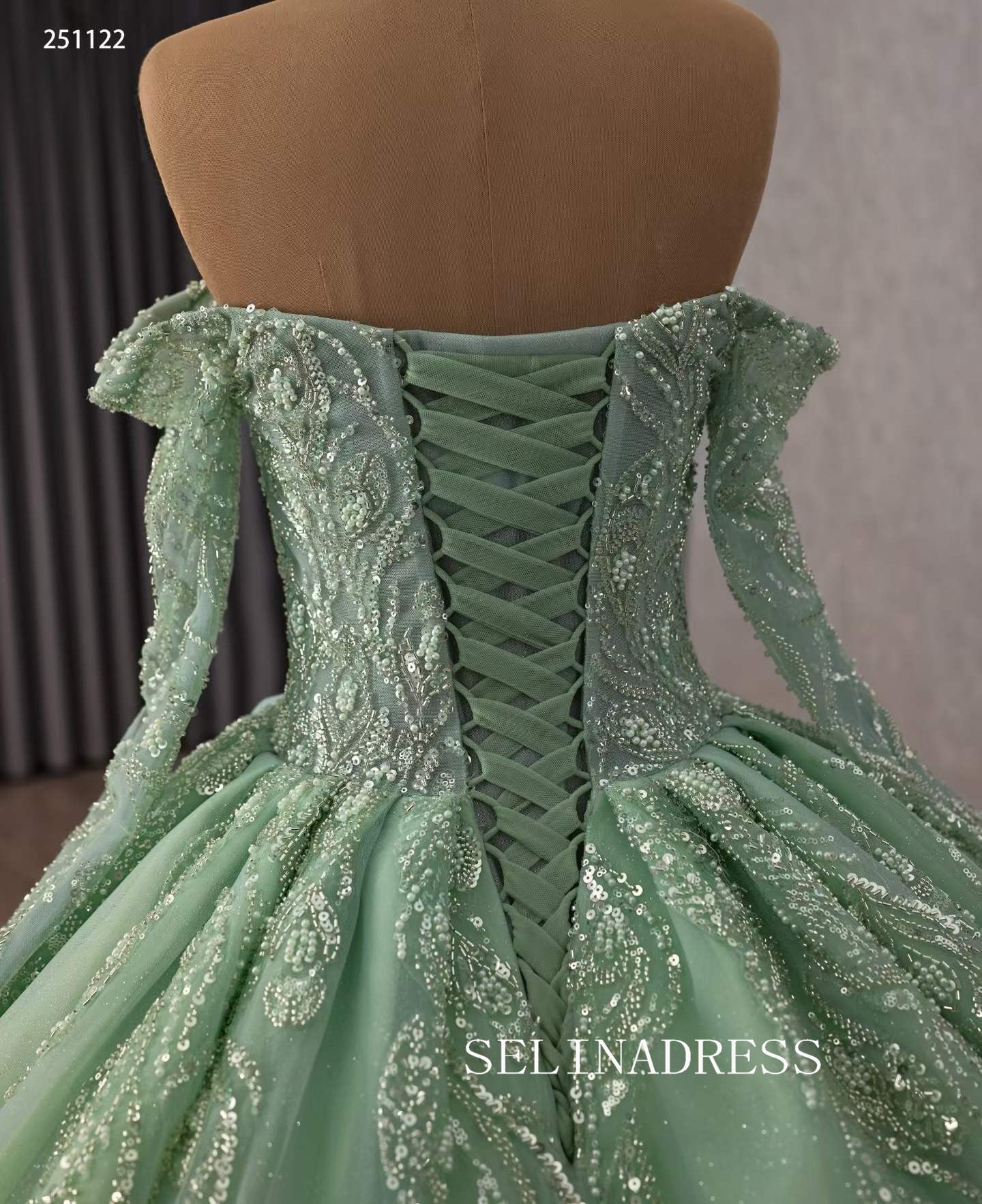 Exquisite Off-the-Shoulder Emerald Green Ball Gown with Intricate Beaded Embroidery 251122|Selinadress