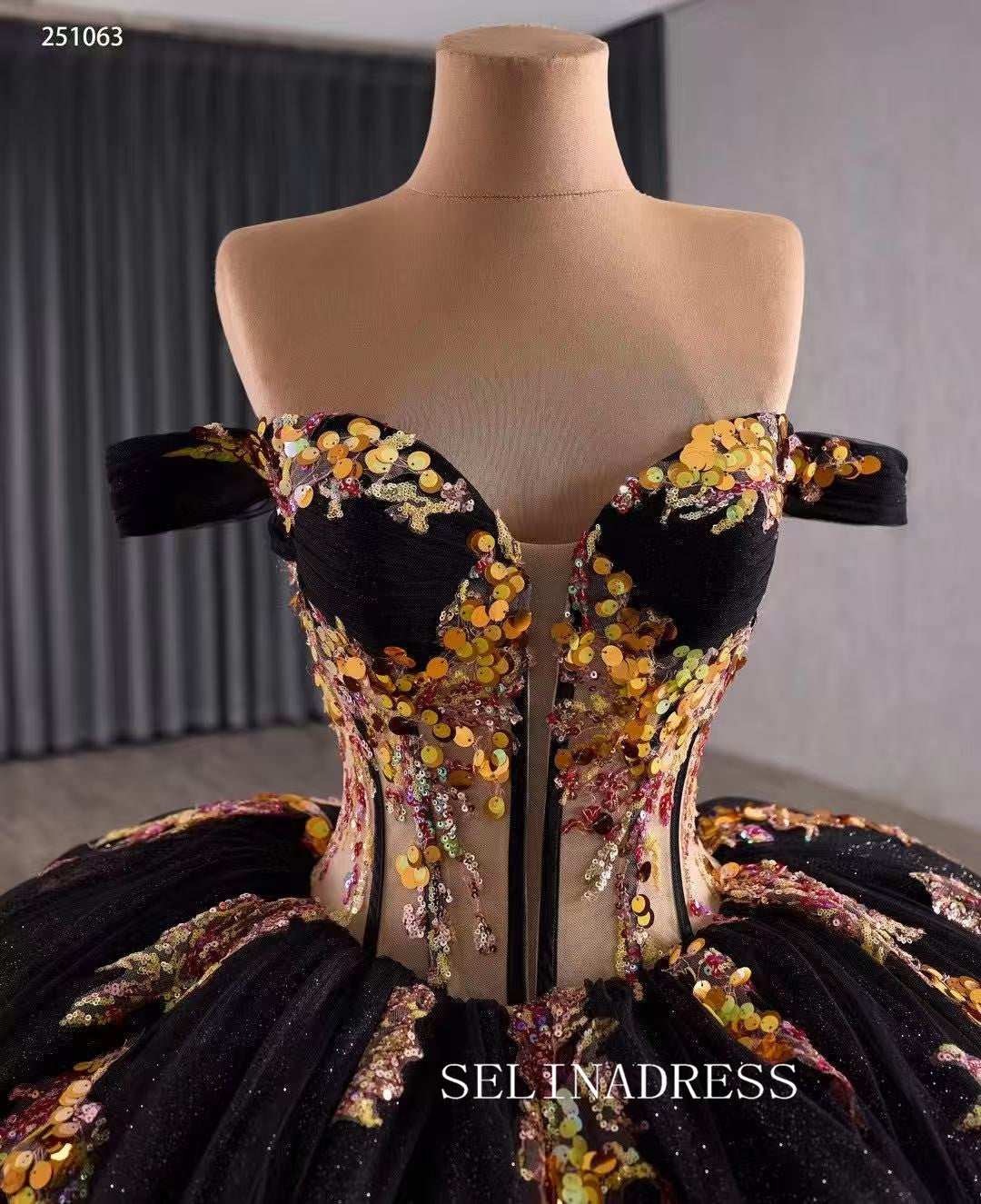 Luxury Off-the-shoulder Black Ball Gown With Removable Long Sleeves Prom Dress Quincess Dress 251063|Selinadress