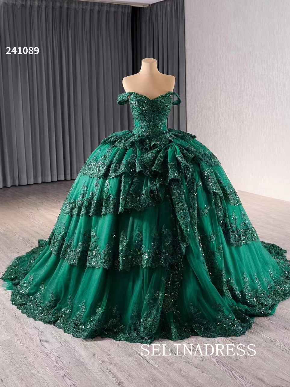 luxury Off-the-Shoulder Lace Quinceanera Dresses Pink Ball Gown Quince SELINADRESS luxury Off-the-Shoulder Lace Quinceanera Dresses Pink Ball Gown Quince SELINADRESS