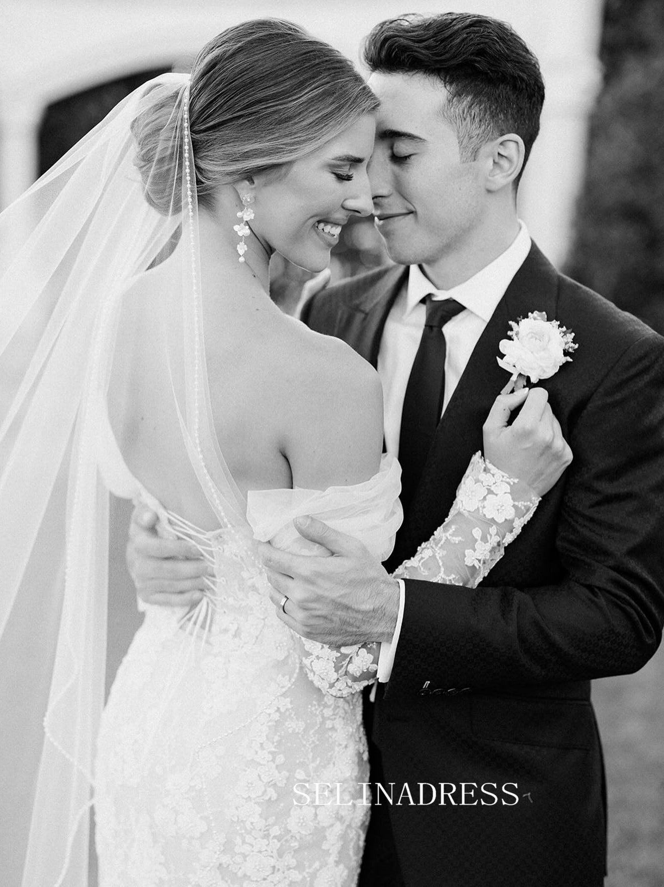 Mermaid Long Sleeve Wedding Dresses Gorgeous Lace Bridal Gown EVW001|Selinadress