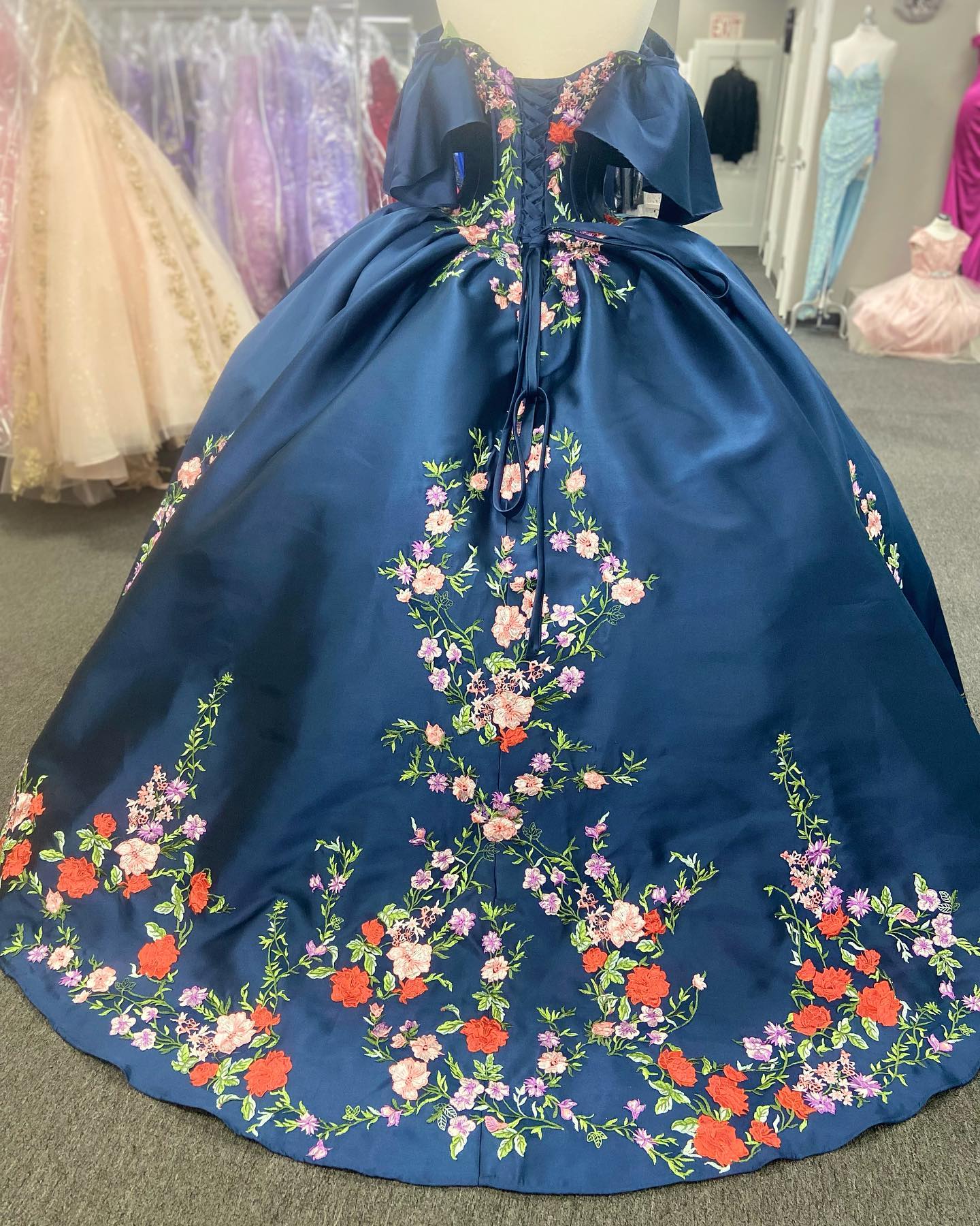 Off Shoulder Navy Embroidery Flower Wedding Dress with Sweep Train Princess Evening Gowns sew1094 Off Shoulder Navy Embroidery Flower Wedding Dress with Sweep Train Princess Evening Gowns sew1094