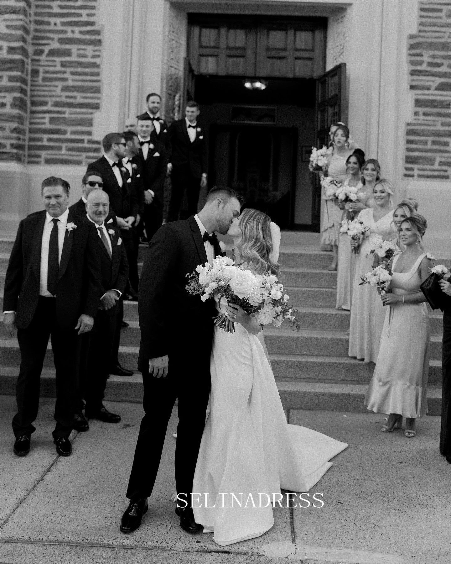 Off-the-shoulder Mermaid Wedding Dresses Satin Wedding Gowns GRK030|Selinadress