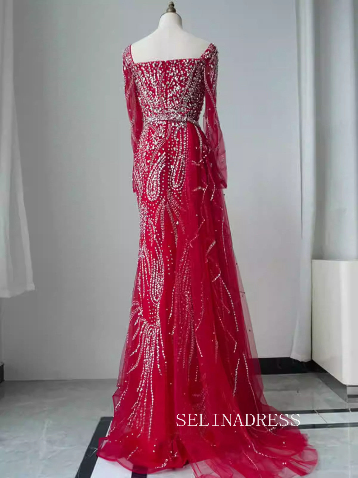 Red Dubai Evening Dresses Long Sleeves Beaded Luxury Wedding Party Gow SELINADRESS Red Dubai Evening Dresses Long Sleeves Beaded Luxury Wedding Party Gow SELINADRESS