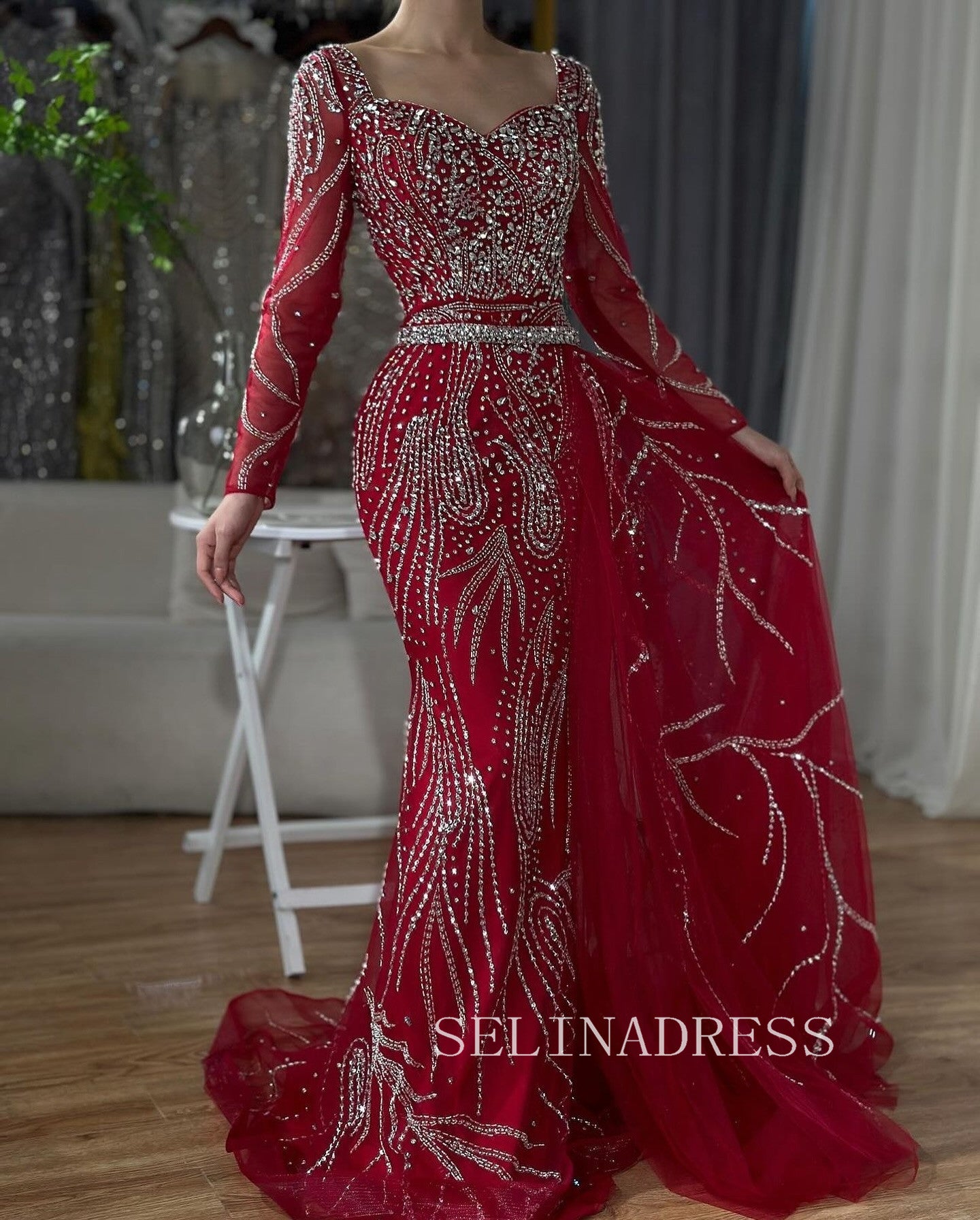 Red Dubai Evening Dresses Long Sleeves Beaded Luxury Wedding Party Gow SELINADRESS Red Dubai Evening Dresses Long Sleeves Beaded Luxury Wedding Party Gow SELINADRESS
