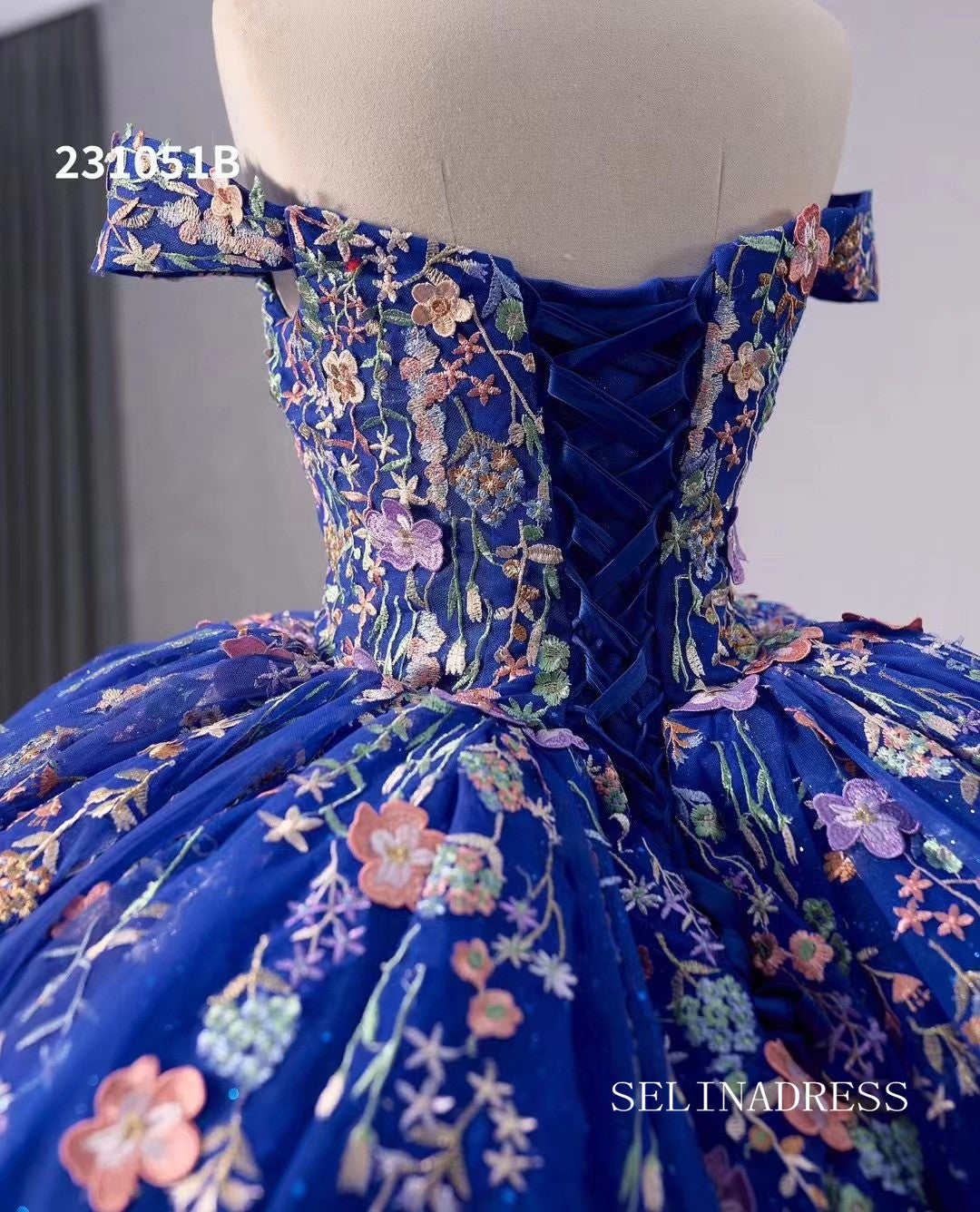 Royal Blue Applique Floral Lace Wedding Dresses Off the Shoulder Quinc SELINADRESS Royal Blue Applique Floral Lace Wedding Dresses Off the Shoulder Quinc SELINADRESS