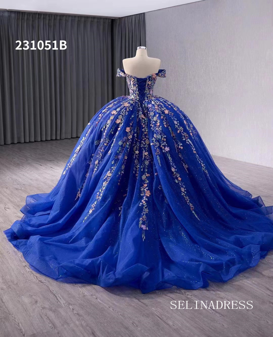 Royal Blue Applique Floral Lace Wedding Dresses Off the Shoulder Quinc SELINADRESS Royal Blue Applique Floral Lace Wedding Dresses Off the Shoulder Quinc SELINADRESS