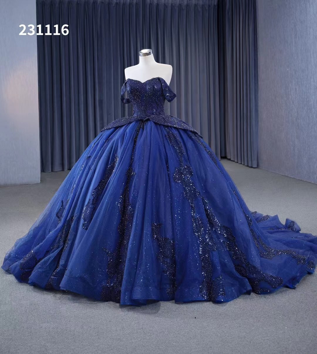 Sparkly Royal Blue Ball Gowns Beaded Sweet 16 Ball Gown Quinceanera Dr