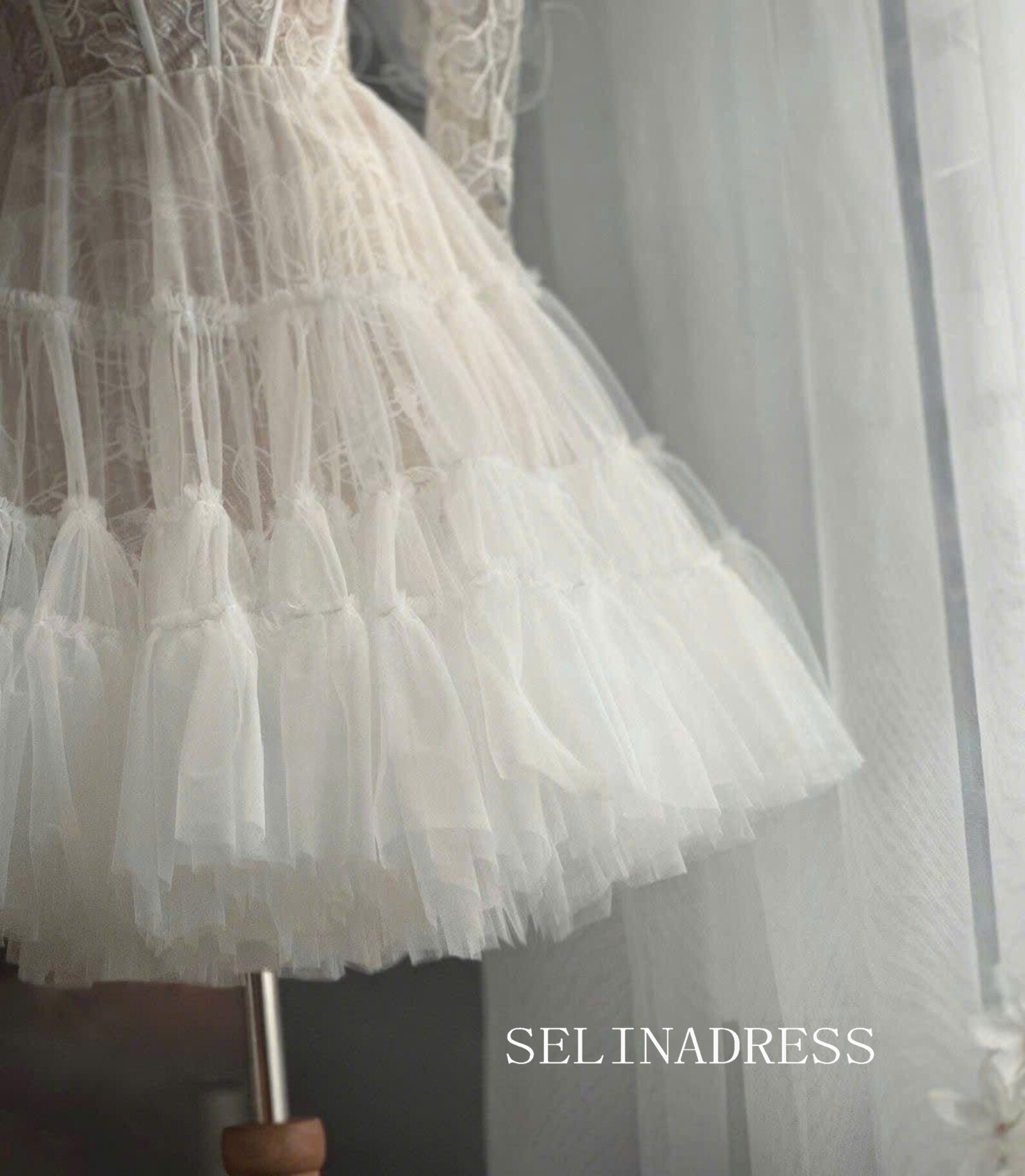 Vintage-Inspired Lace Short Wedding Dress with Puff Sleeves and Tiered Tulle Skirt PHJ010|Selinadress