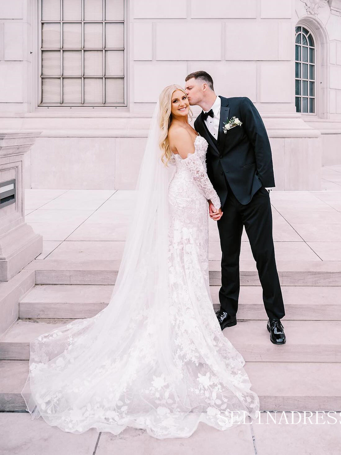 White Sweetheart Mermaid Lace Wedding Dress With Long Sleeve EWR388 – SELINADRESS White Sweetheart Mermaid Lace Wedding Dress With Long Sleeve EWR388 – SELINADRESS