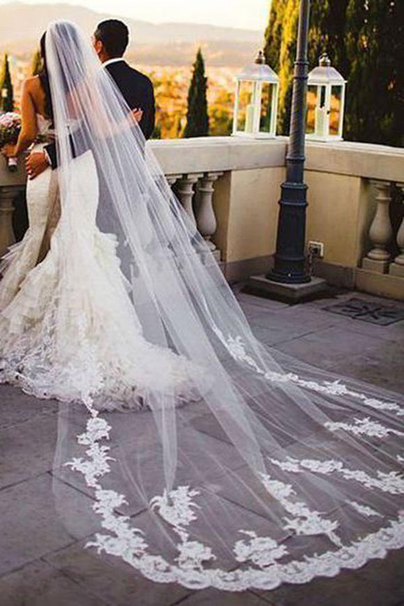 Charming Tulle Lace Appliques Long Wedding Veils V28