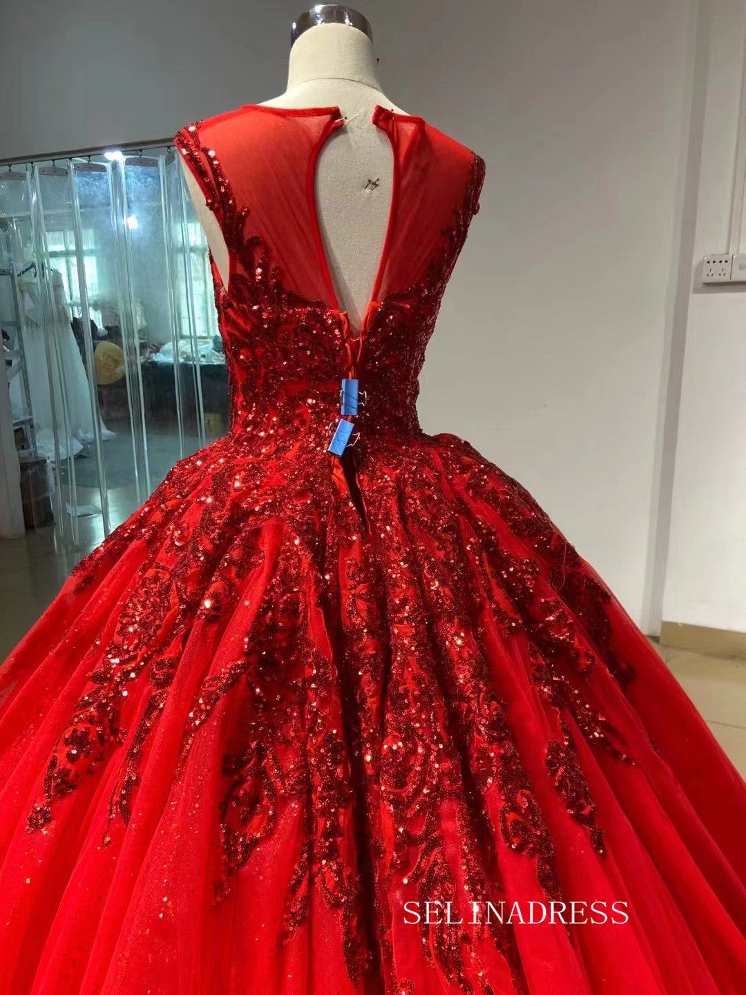 Ball Gown Scoop Neck Red Luxury Prom Dress Beaded Quincess Evening Gow – SELINADRESS