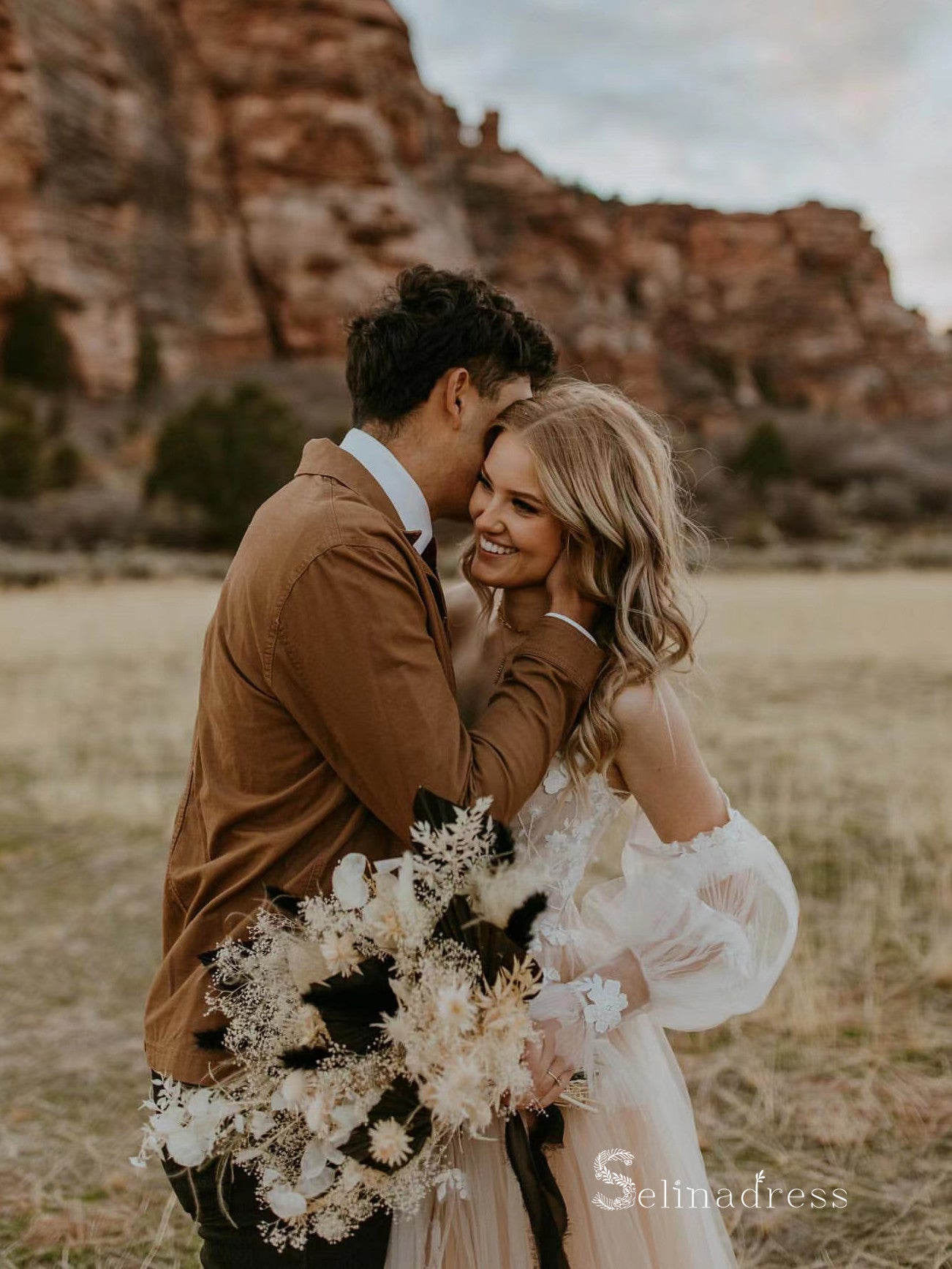 Chic A-line Off-the-shoulder Rustic Cheap Fall Wedding Dress HKL0132 Chic A-line Off-the-shoulder Rustic Cheap Fall Wedding Dress HKL0132