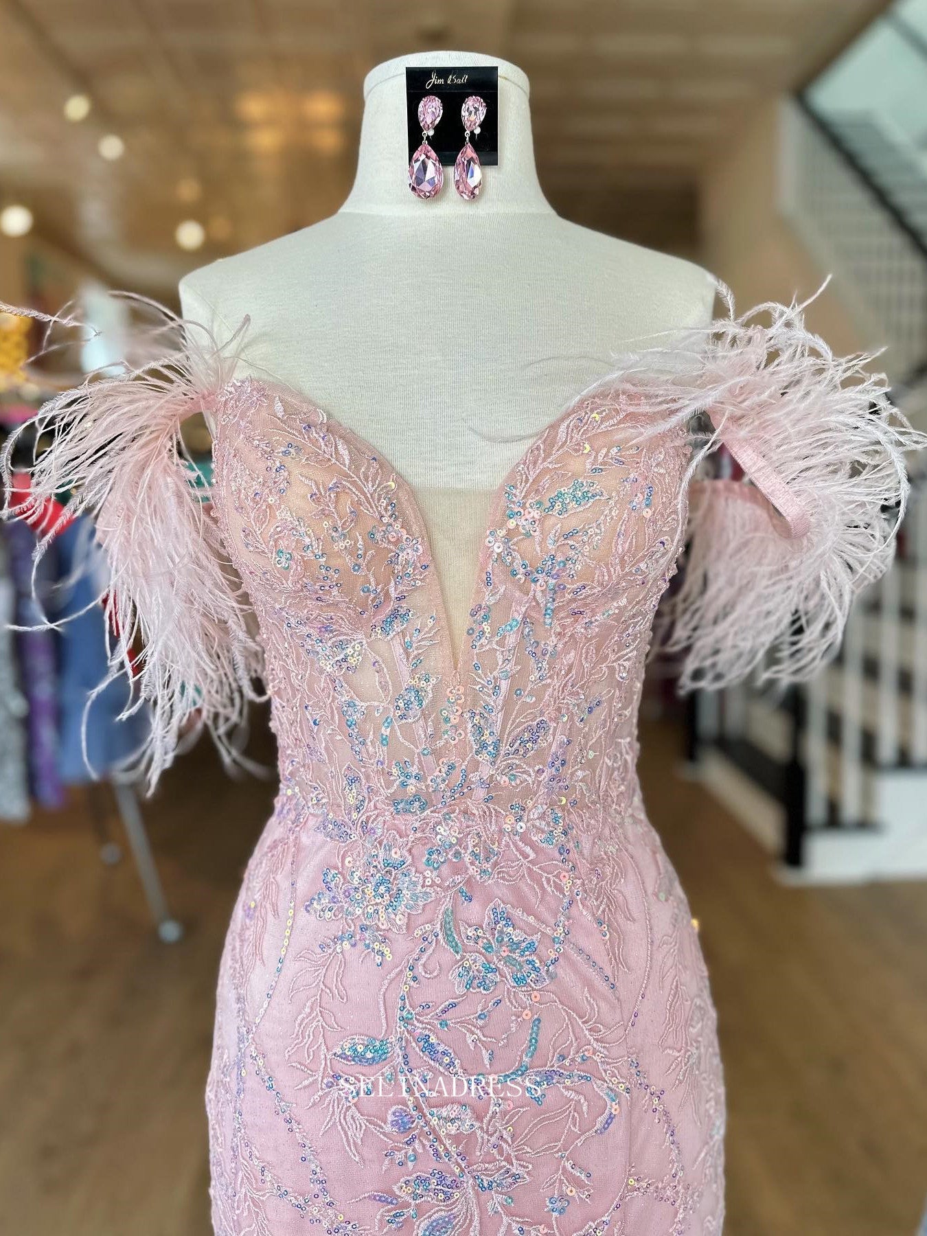 Chic Mermaid Off-the-shoulder Pink Lace Long Prom Dress Feather Elegan SELINADRESS Chic Mermaid Off-the-shoulder Pink Lace Long Prom Dress Feather Elegan SELINADRESS