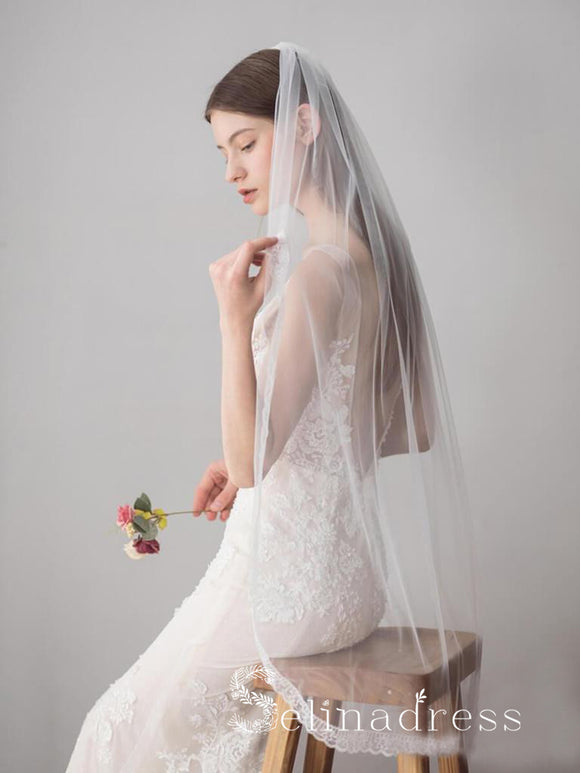 https://www.selinadress.com/cdn/shop/products/ivory-tulle-wedding-veils-one-layer-bridal-veil-with-lace-hem-alc012_580x.jpg?v=1572163351