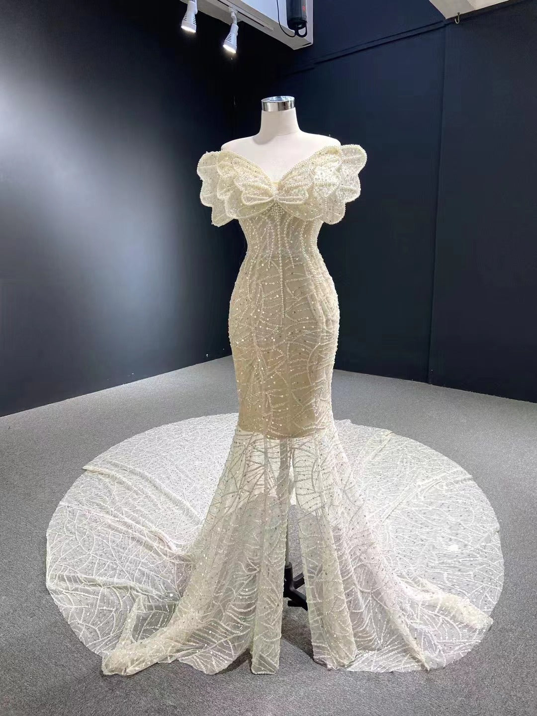 Luxury Mermaid Off-the-shoulder Beaded Wedding Dress Bridal Gowns 2310 SELINADRESS Luxury Mermaid Off-the-shoulder Beaded Wedding Dress Bridal Gowns 2310 SELINADRESS