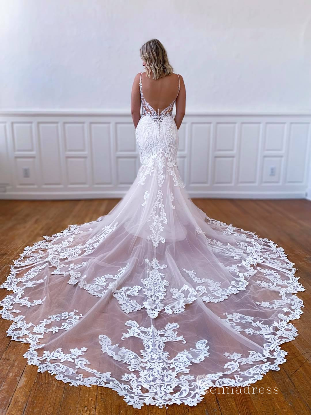 Mermaid Spaghetti Straps Vintage Wedding Dresses Backless Bridal Gowns SELINADRESS Mermaid Spaghetti Straps Vintage Wedding Dresses Backless Bridal Gowns SELINADRESS