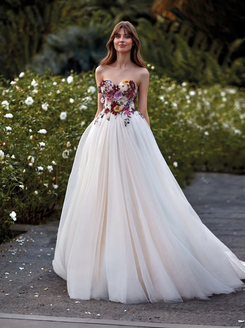 Unique Sweetheart White Long Prom Dress Gorgeous Floral Evening Gowns SELINADRESS Unique Sweetheart White Long Prom Dress Gorgeous Floral Evening Gowns SELINADRESS