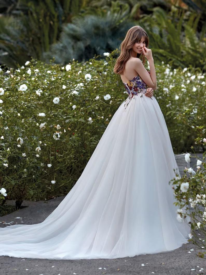 Unique Sweetheart White Long Prom Dress Gorgeous Floral Evening Gowns SELINADRESS Unique Sweetheart White Long Prom Dress Gorgeous Floral Evening Gowns SELINADRESS